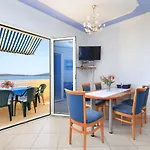 Family Friendly Seaside Brodarica, - 15270 Lejlighed *