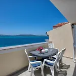 Family Friendly Seaside Brodarica, - 15270 Lejlighed Šibenik