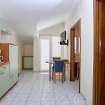 Lejlighed Family Friendly Seaside Brodarica, - 15270 *