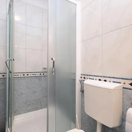 Family Friendly Seaside Brodarica, - 15270 Sibenik