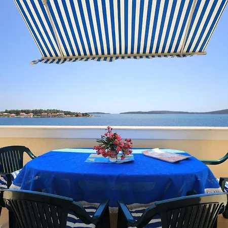 Apartment Family Friendly Seaside Brodarica, - 15270