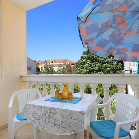 Family Friendly Seaside Brodarica, - 15270