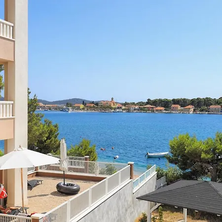 Apartment Family Friendly Seaside Brodarica, - 15270 Sibenik