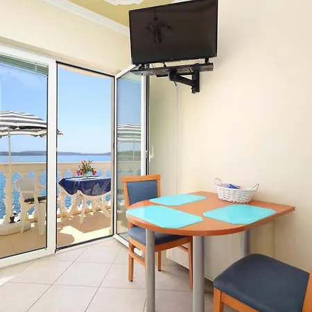Family Friendly Seaside Brodarica, - 15270