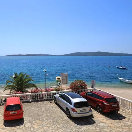 Family Friendly Seaside Brodarica, - 15270 *