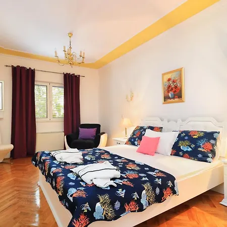 Family Friendly Seaside Brodarica, - 15270 Apartment