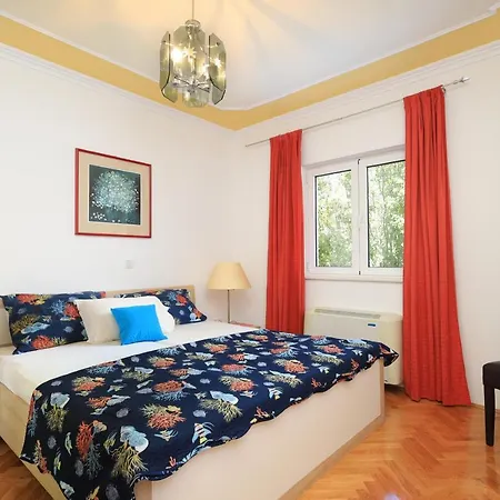 Family Friendly Seaside Brodarica, - 15270 Apartment