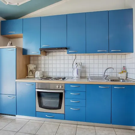 Family Friendly Seaside Brodarica, - 15270 Appartamento *