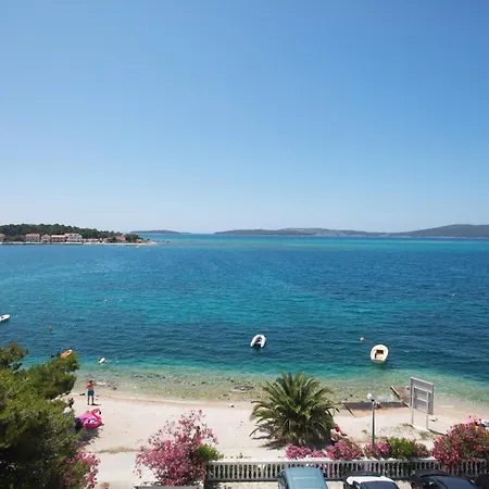 Family Friendly Seaside Brodarica, - 15270 *