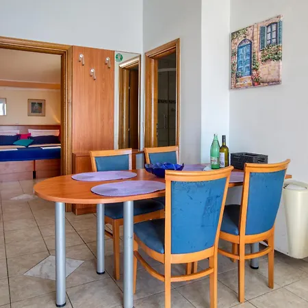 Family Friendly Seaside Brodarica, - 15270