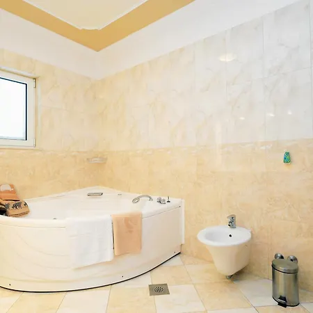 Lejlighed Family Friendly Seaside Brodarica, - 15270