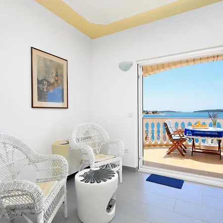 Family Friendly Seaside Brodarica, - 15270 *