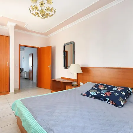 Family Friendly Seaside Brodarica, - 15270 Lejlighed Šibenik