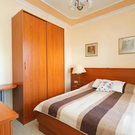Family Friendly Seaside Brodarica, - 15270 Apartman *
