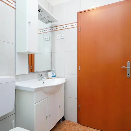 Family Friendly Seaside Brodarica, - 15270 Apartment Sibenik