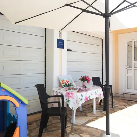 Lejlighed Family Friendly Seaside Brodarica, - 15270 Šibenik