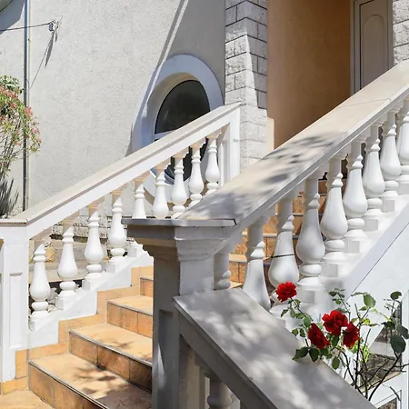 Family Friendly Seaside Brodarica, - 15270 * Sibenik