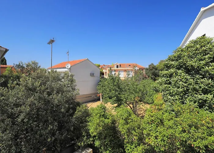 Family Friendly Seaside Brodarica, - 15270 *