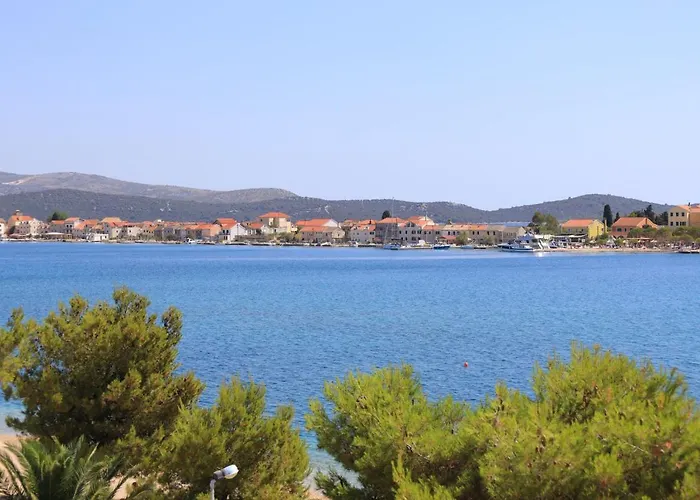 Family Friendly Seaside Brodarica, - 15270 Sibenik