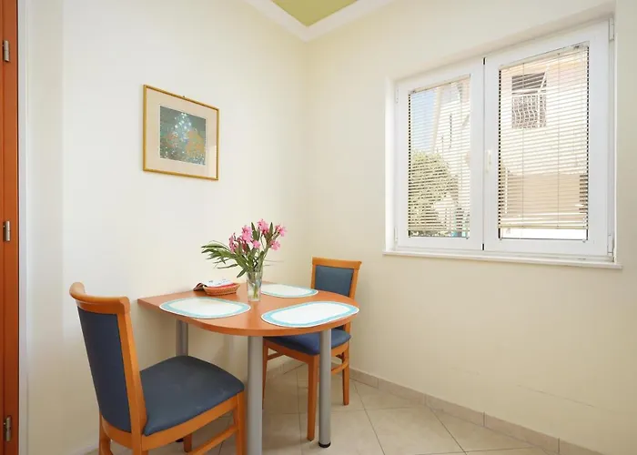 Family Friendly Seaside Brodarica, - 15270