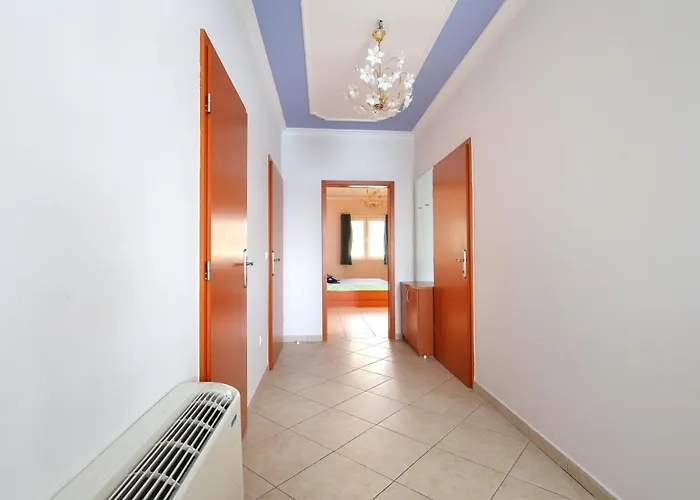 Family Friendly Seaside Brodarica, - 15270 Apartman Šibenik
