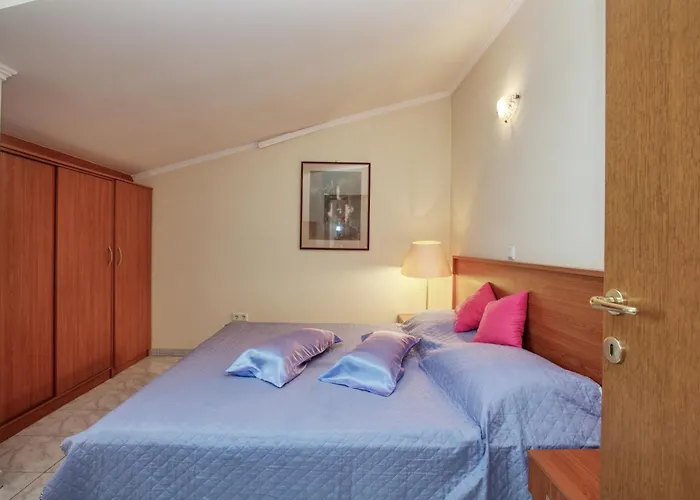 Family Friendly Seaside Brodarica, - 15270 * Sibenik