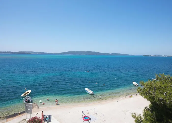 Apartment Family Friendly Seaside Brodarica, - 15270