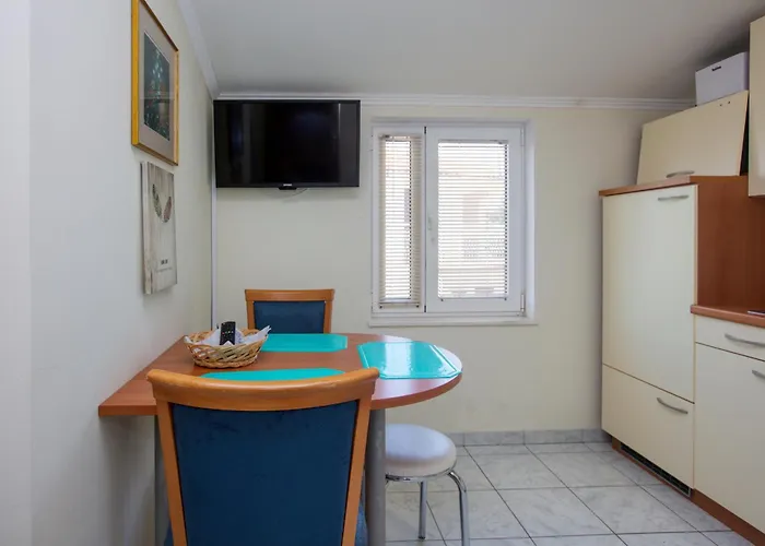 Apartment Family Friendly Seaside Brodarica, - 15270 *